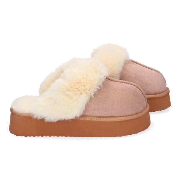 Zapatilla de casa estilo australiano, calidas, forradas de pelo, de plataforma