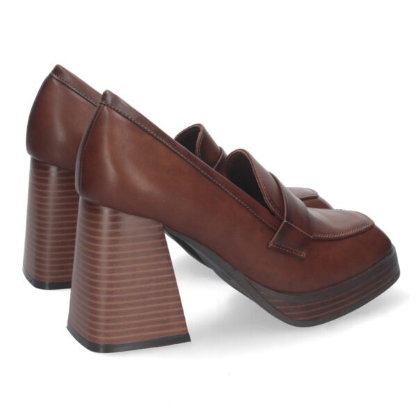 Zapato de Tacon Alto con Estapado Liso