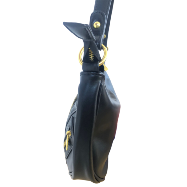 Bolso Mediano de Estilo Motero: Funcionalidad y Estilo
