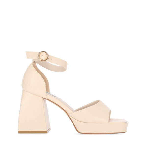 Zapatos Tacón Chika10: Estilo y Comodidad en Cada Paso