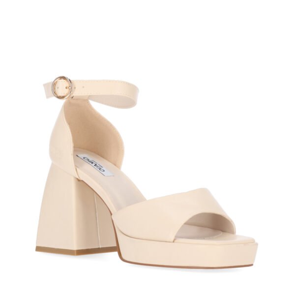 Zapatos Tacón Chika10: Estilo y Comodidad en Cada Paso