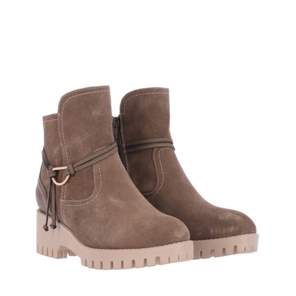 Botines de Chika10 Piel Vuelta: Estilo y Comodidad