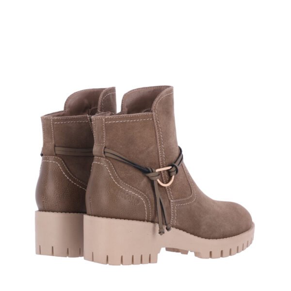 Botines de Chika10 Piel Vuelta: Estilo y Comodidad