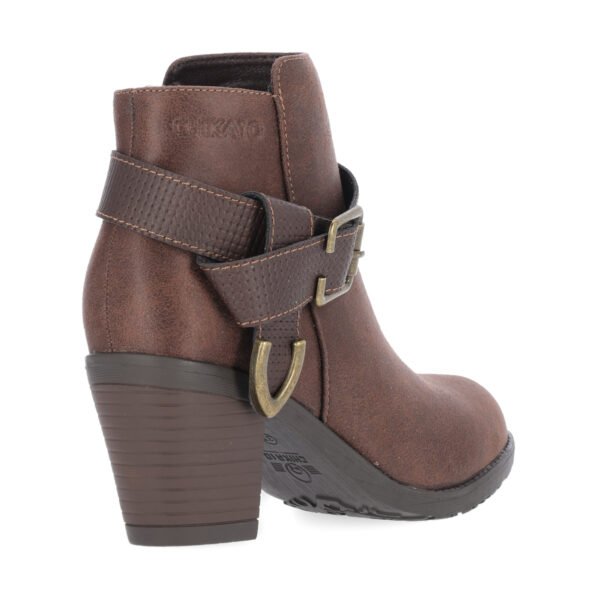 Botines Chika10: Estilo y Comodidad en Piel Vegana